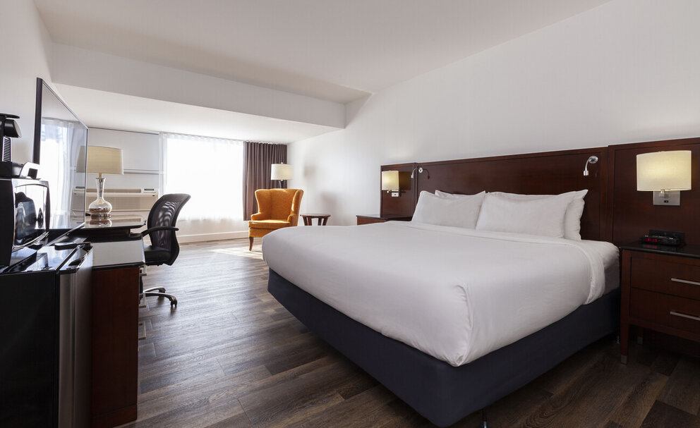King Room at our kingston ontario hotel